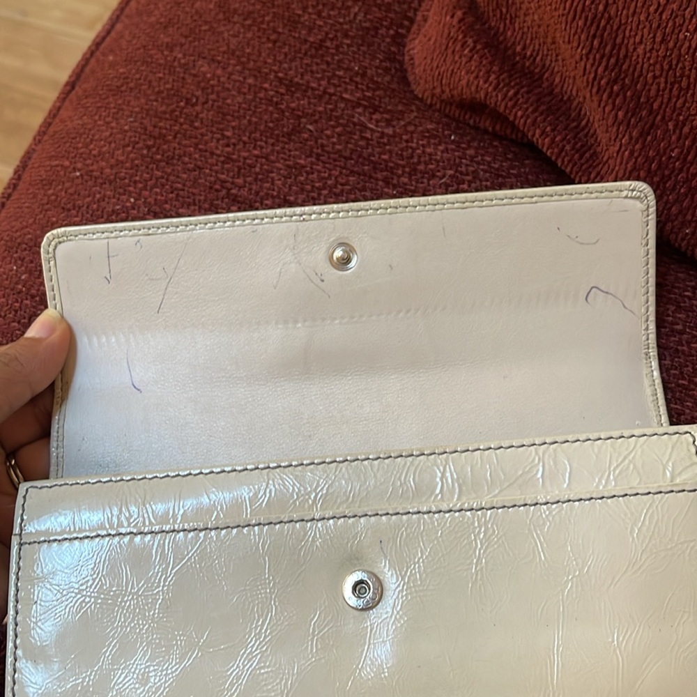 Tod's Cream Leather Wallet - Picture 4 of 5